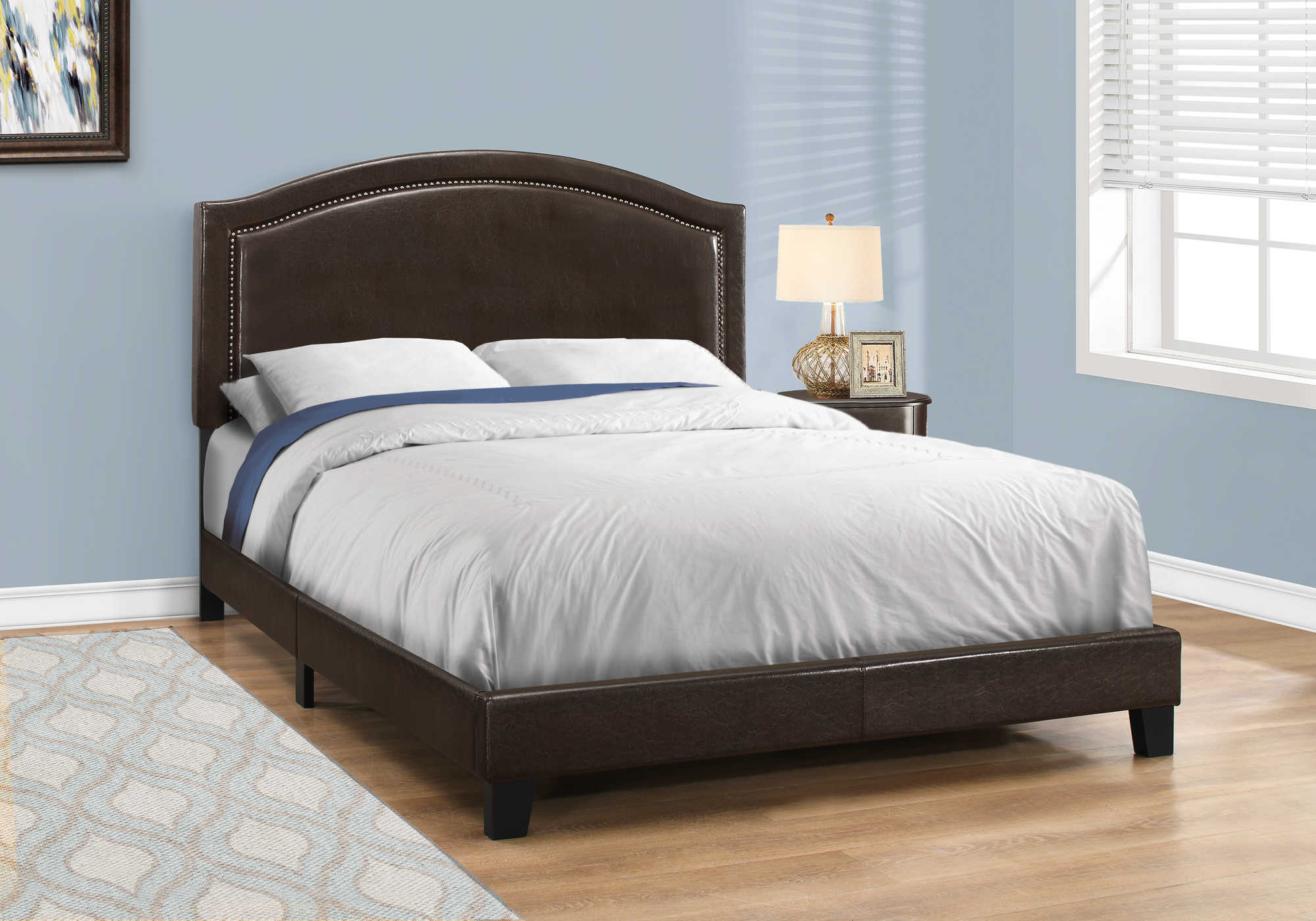 BED - QUEEN SIZE / BROWN LEATHER-LOOK WITH BRASS TRIM