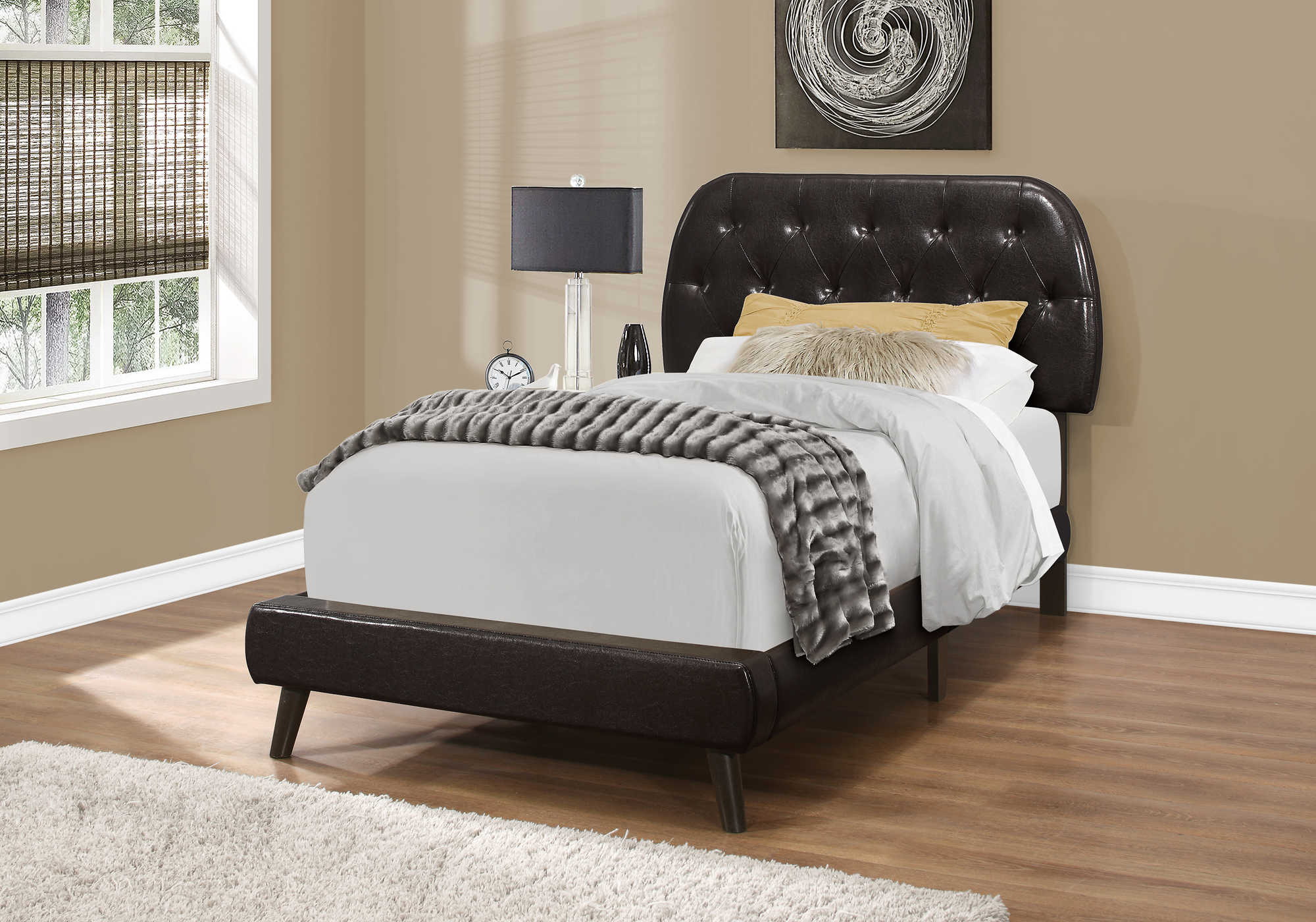 BED - TWIN SIZE / BROWN LEATHER-LOOK WITH WOOD LEGS