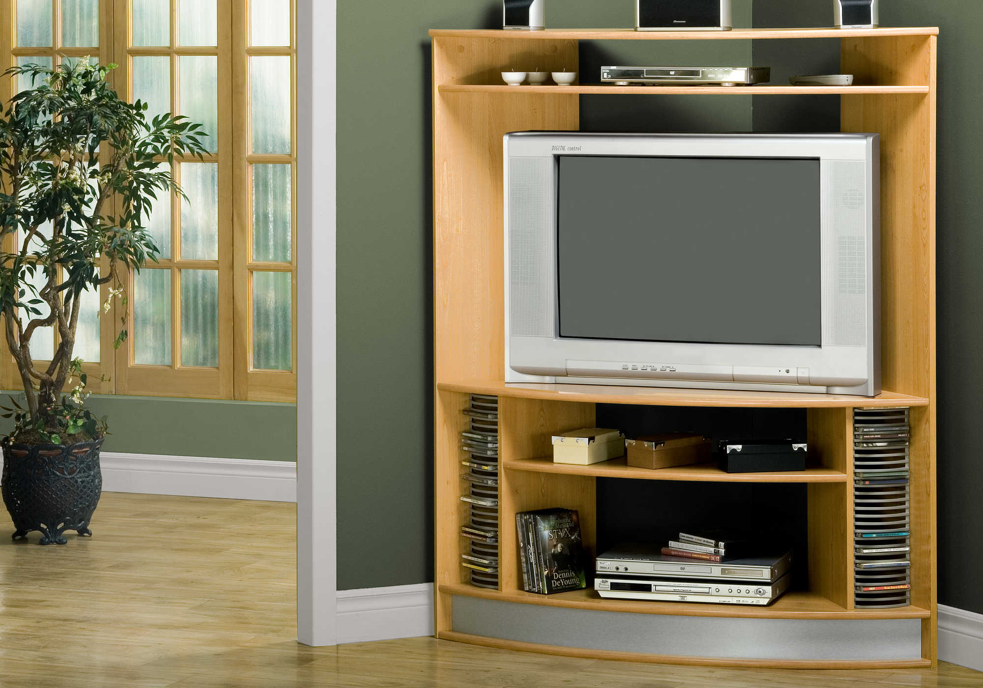 TV STAND - MAPLE CORNER WITH SILVER BASE